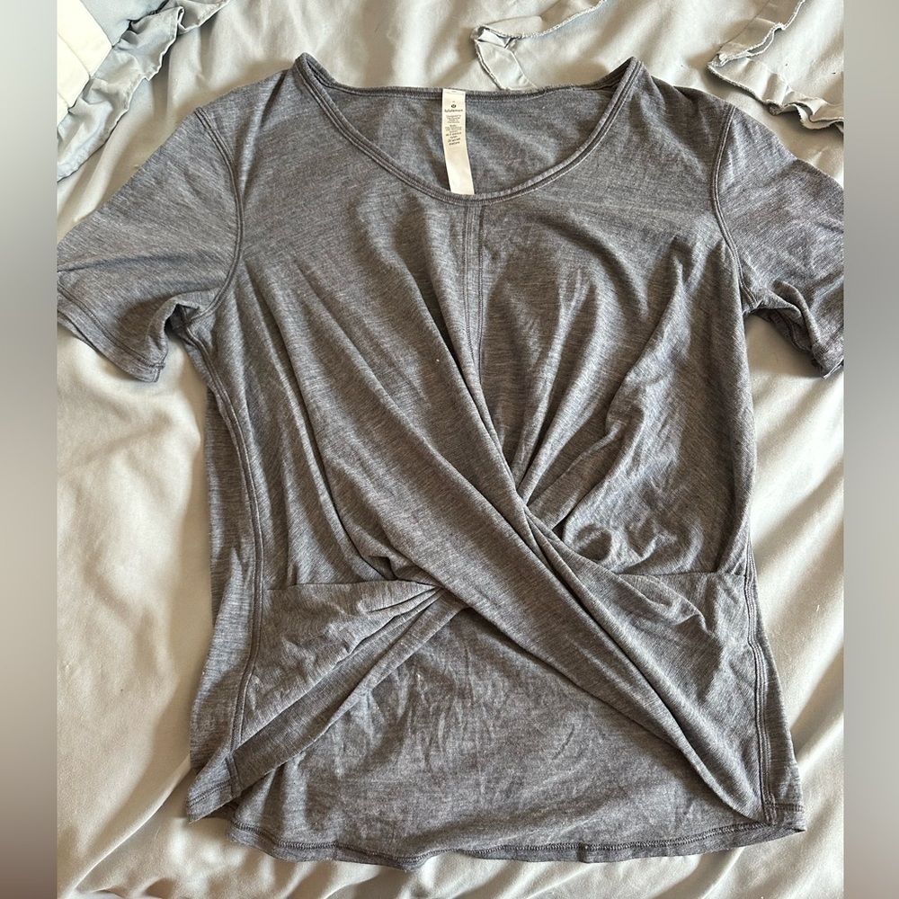 lululemon athletica Gray Twist Short Sleeve Top